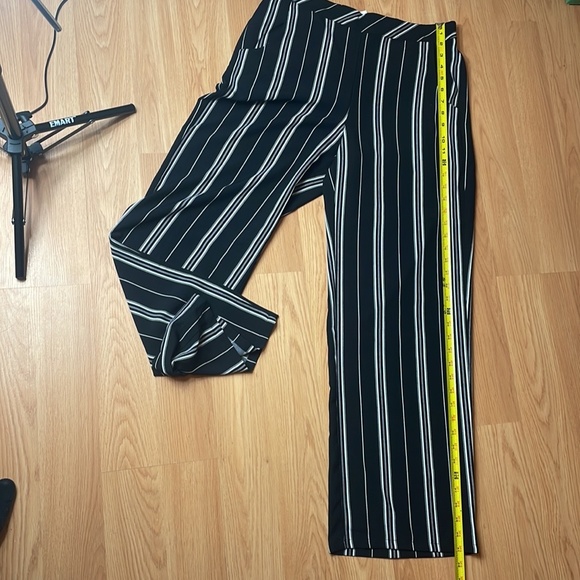 SOLD! Women’s Summer Pants, Rickies, Size: M, Color: black & white Stripes - Picture 15 of 15